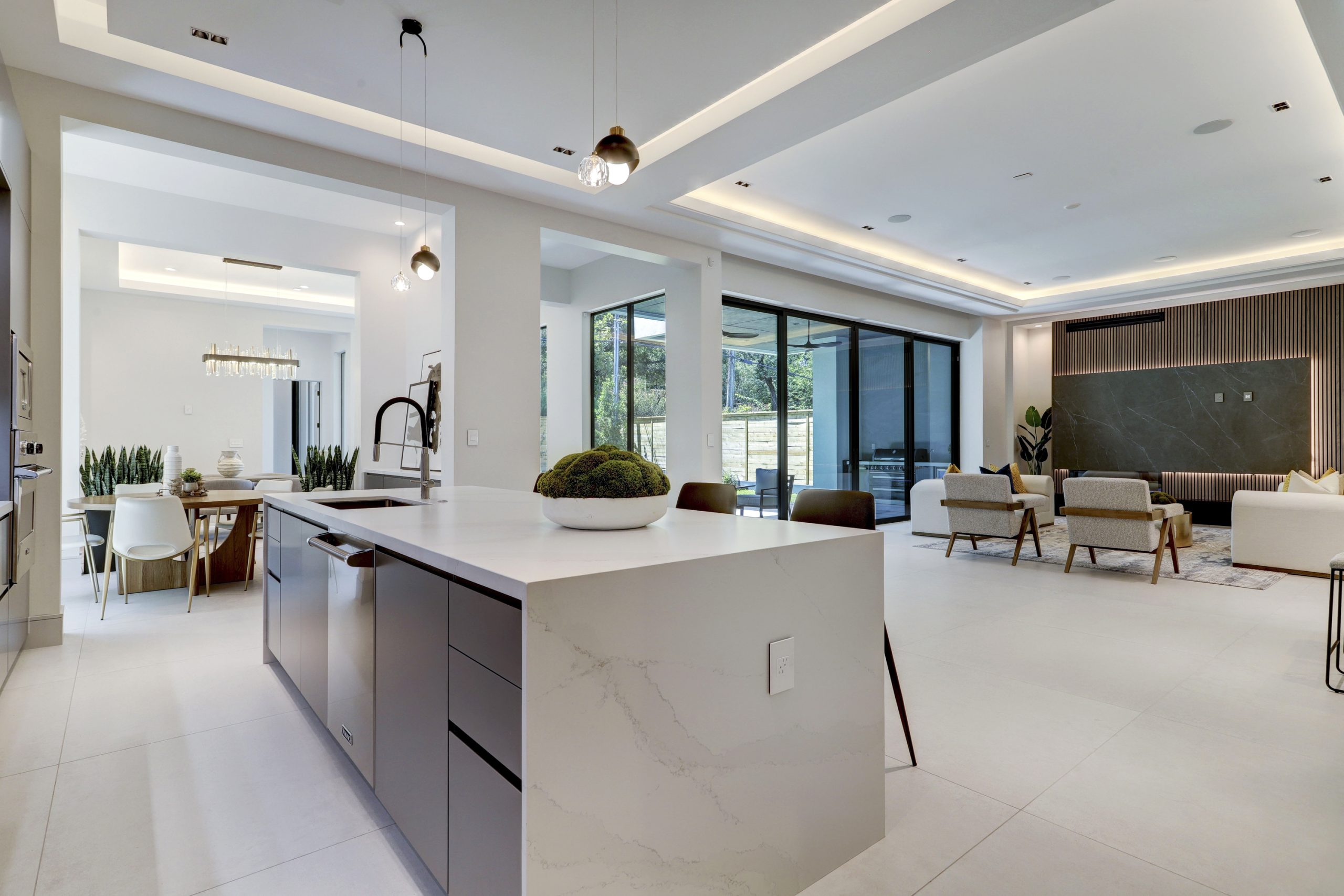 Exceptional contemporary design in desirable West University neighborhood