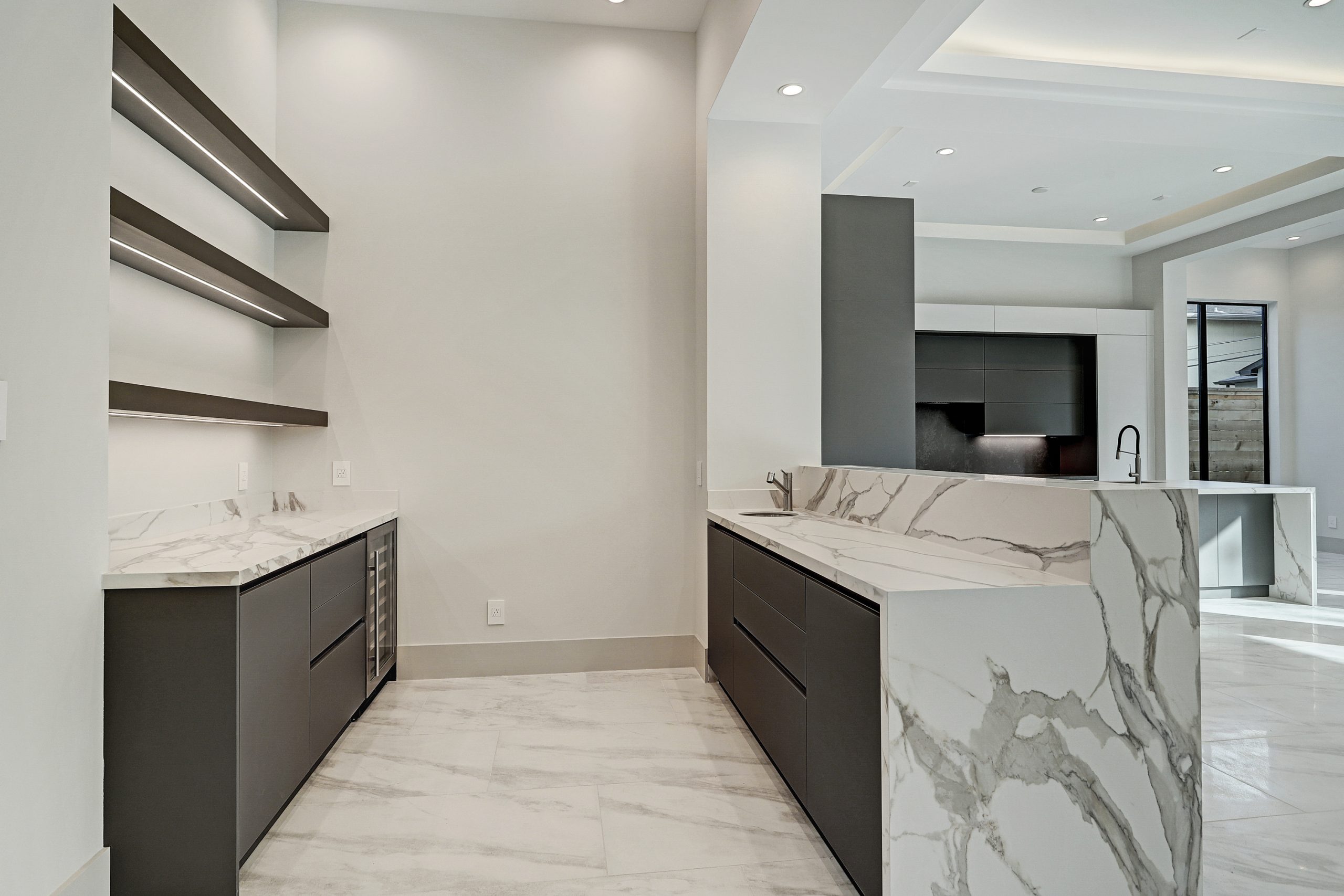 Modern and trendy home in the heart of Upper Kirby Vibe!